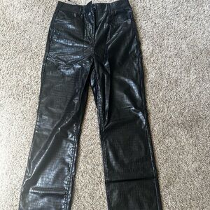 Veto Moda Faux Snake Skin Pant